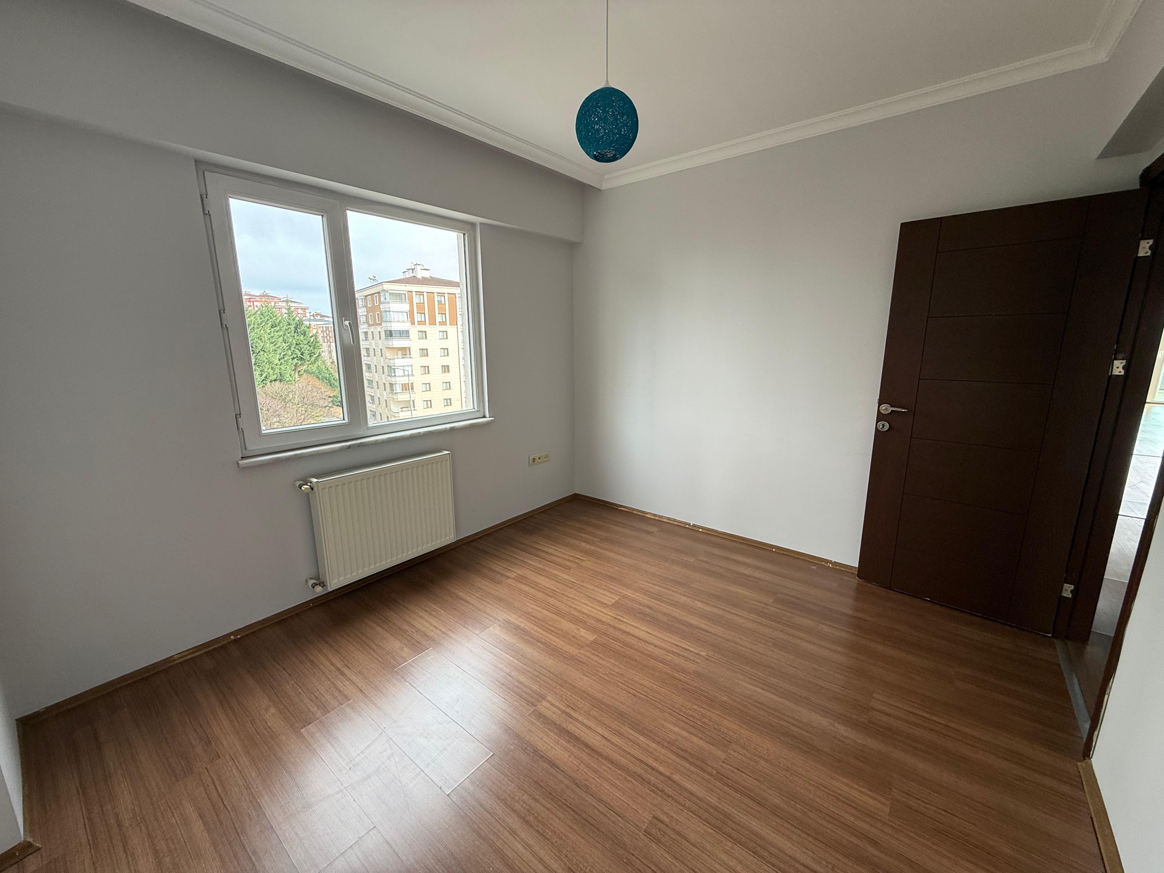 ÇUKURÇAYIR'DA 3+1 KİRALIK DAİRE